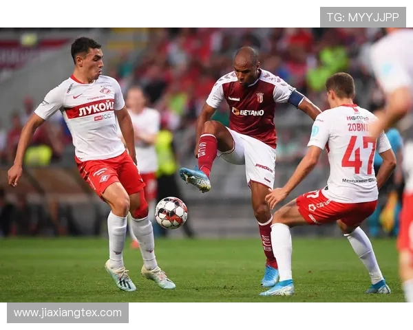 足球劲旅最新排名：欧洲豪门竞争格局与近期表现分析