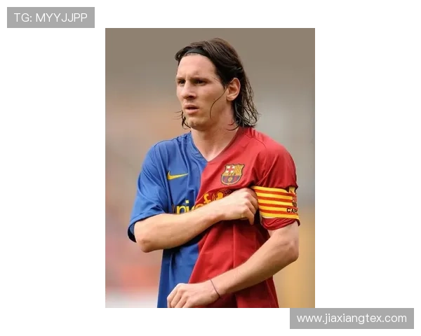 梅西佩戴队长袖标表现稳健，持续引领球队进攻