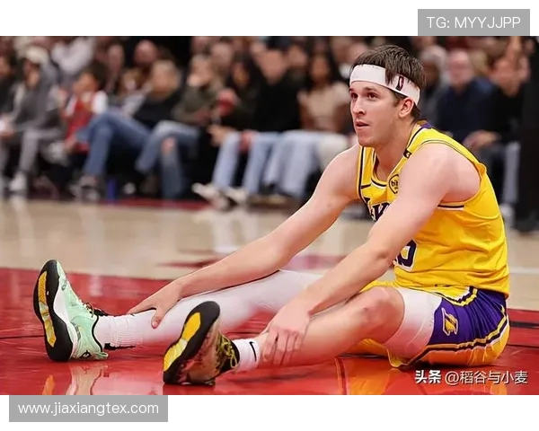 奥斯汀·里夫斯无球跑位提升空间，三分效率低于替补后卫水平